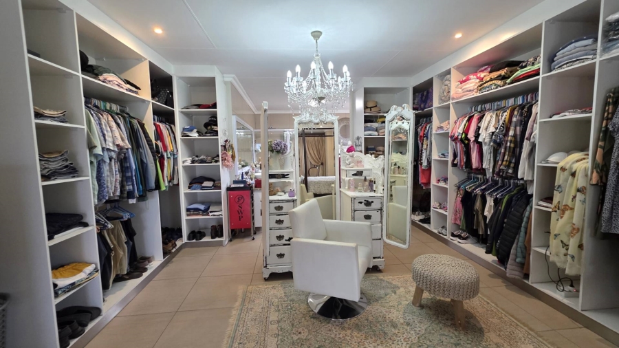 3 Bedroom Property for Sale in Caribbean Beach Club North West